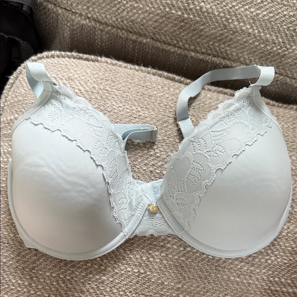 Natori 32D underwire lace bra